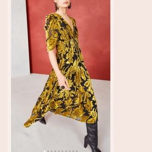 Ulla Johnson Loretta Dress Size Midi Velvet Navy Gold Size 6 Tiered Floral Dress
